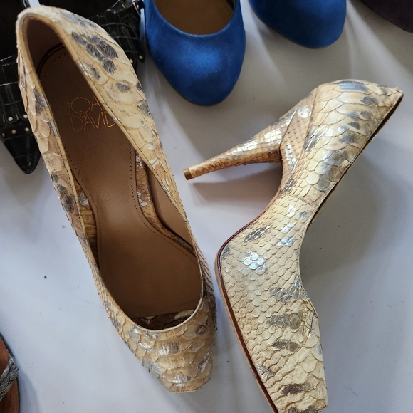 Shoes - Picture 11 of 15